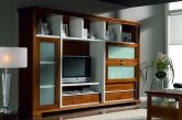 Mueble con estanterías de madera